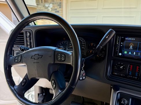 Used 2004 Chevrolet Tahoe Z71 w/ Z71 Preferred Equipment Group AWD/4WD image 19