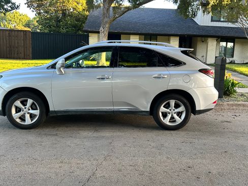Used 2013 Lexus RX 350 FWD w/ Premium Pkg image 2