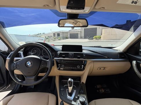 Used 2017 BMW 320i 320i Sedan 4D image 11