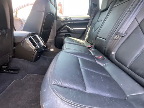 Used 2013 Porsche Cayenne Diesel AWD/4WD image 13