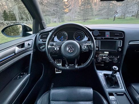 Used 2016 Volkswagen Golf 4-Door AWD/4WD image 9