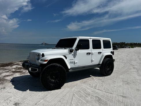 Used 2021 Jeep Wrangler Unlimited Sahara w/ Cold Weather Group image 5