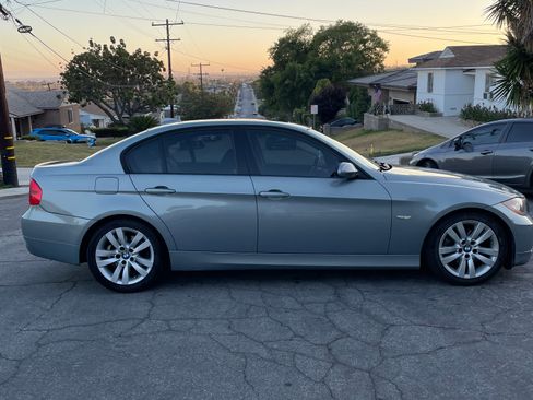 Used 2006 BMW 325i Sedan RWD image 5