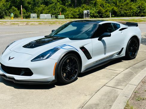 Used 2018 Chevrolet Corvette Z06 w/ Carbon 65 Edition RWD image 14