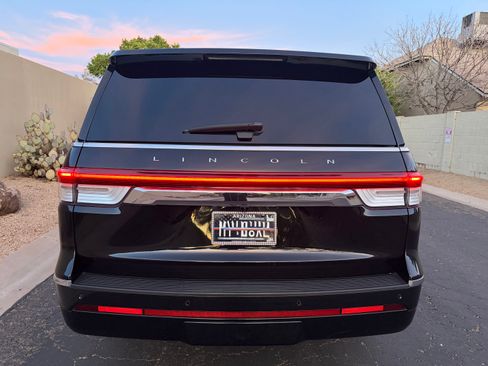 Used 2022 Lincoln Navigator L Reserve image 16