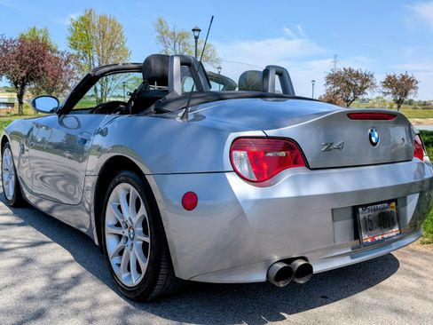 Used 2006 BMW Z4 3.0i RWD image 11