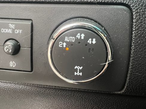 Used 2010 GMC Yukon Denali image 13