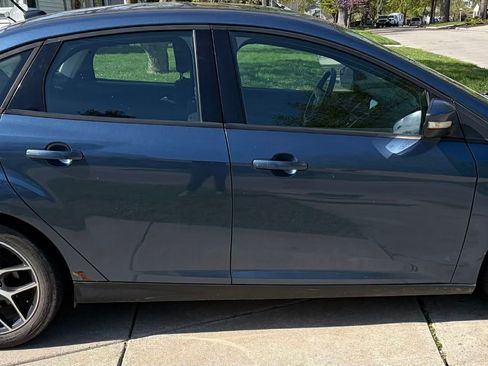 Used 2018 Ford Focus SEL w/ Cold Weather Package FWD image 2