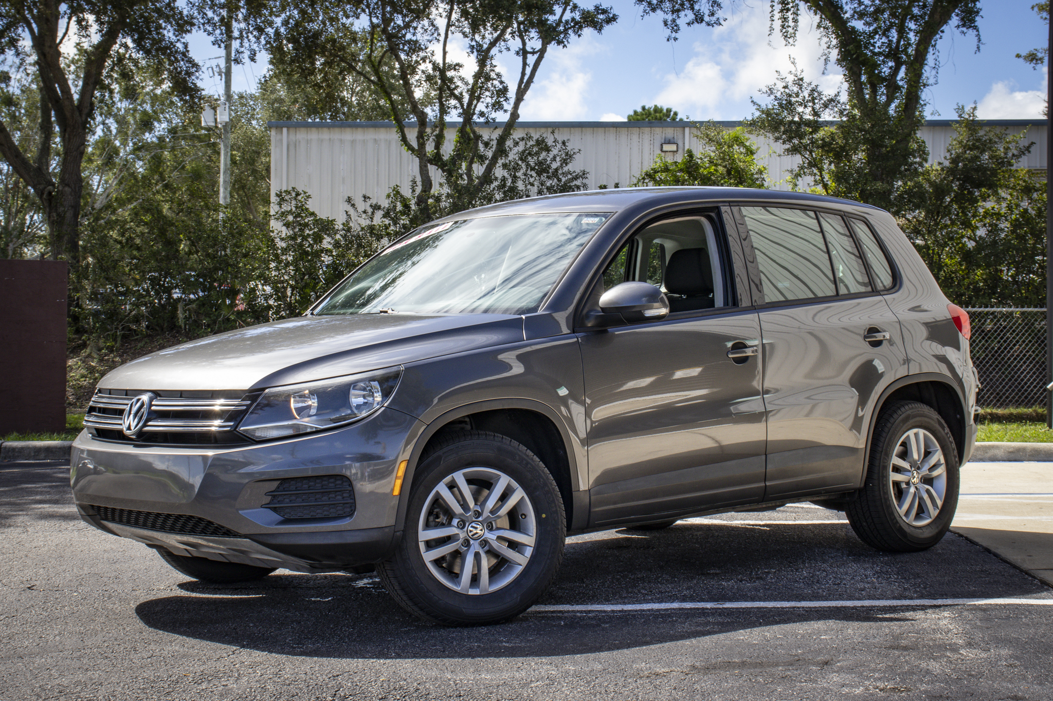 Used 2014 Volkswagen Tiguan S FWD image 5