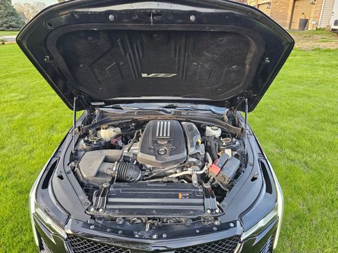 Used 2021 Cadillac CT4 V w/ Technology Package image 9