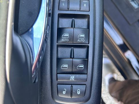 Used 2019 Dodge Grand Caravan SXT FWD image 8