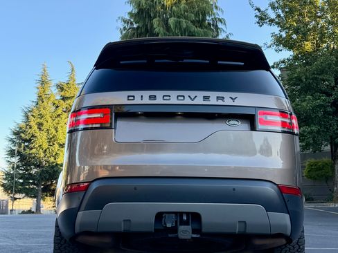 Used 2017 Land Rover Discovery HSE Luxury AWD/4WD image 11