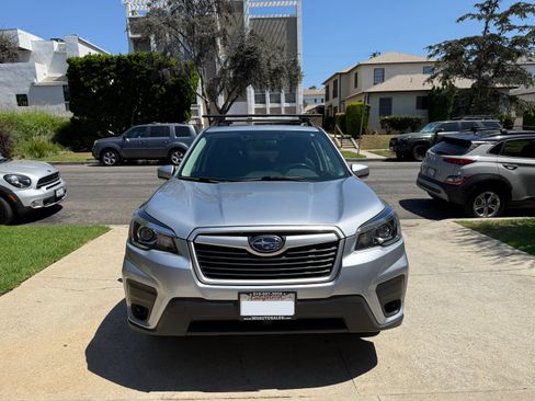 Used 2019 Subaru Forester Premium AWD/4WD image 4