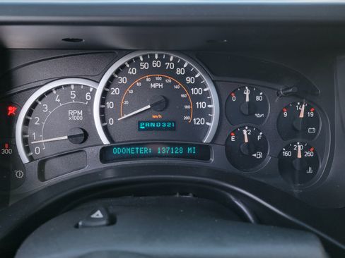 Used 2005 HUMMER H2 w/ Preferred Equipment Group image 14