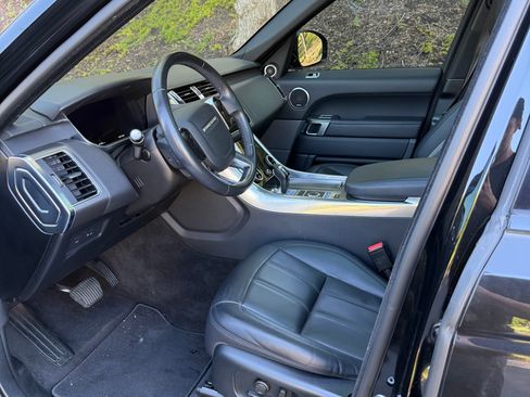 Used 2020 Land Rover Range Rover Sport SE AWD/4WD image 9