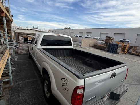 Used 2015 Ford F250 XLT w/ XLT Value Package image 4