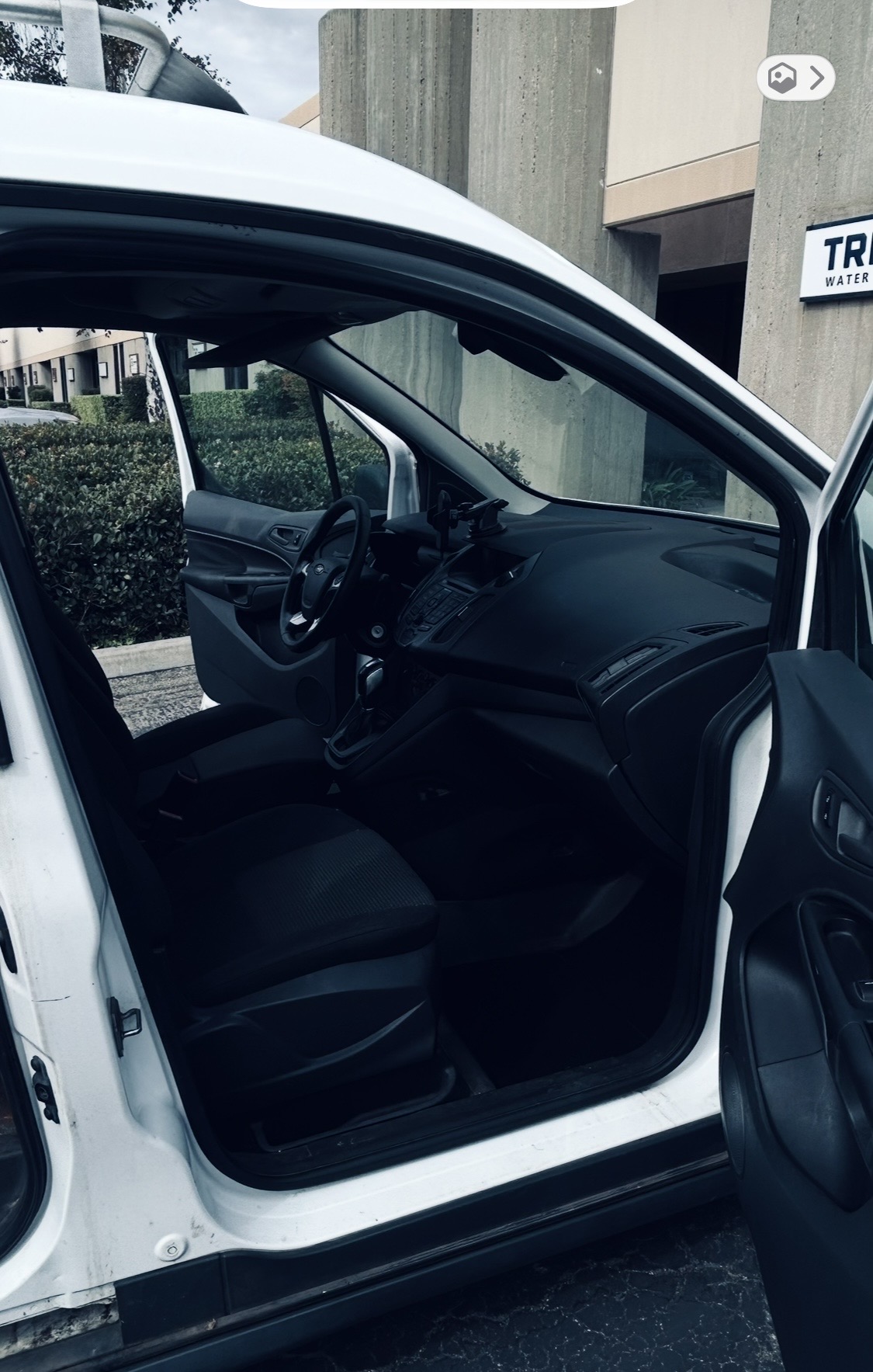 Used 2015 Ford Transit Connect XL FWD image 4