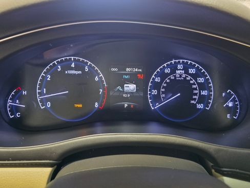 Used 2013 Hyundai Genesis 3.8 w/ Premium Pkg RWD image 10