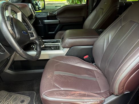Used 2015 Ford F150 Platinum w/ Equipment Group 701A Luxury AWD/4WD image 8