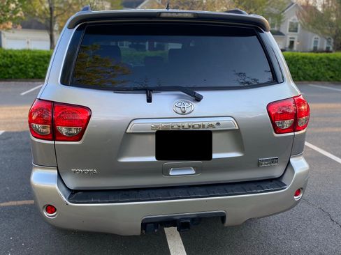 Used 2010 Toyota Sequoia SR5 image 2