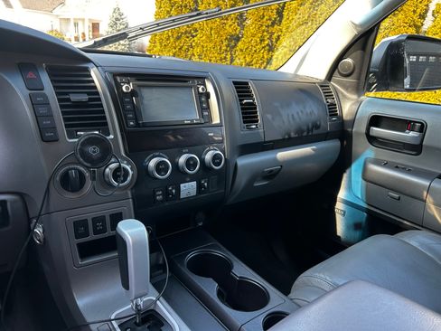 Used 2015 Toyota Sequoia Limited image 18