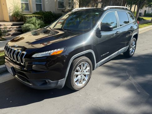 Used 2016 Jeep Cherokee Limited image 1