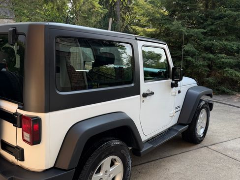 Used 2015 Jeep Wrangler Sport w/ Quick Order Package 24S AWD/4WD image 6