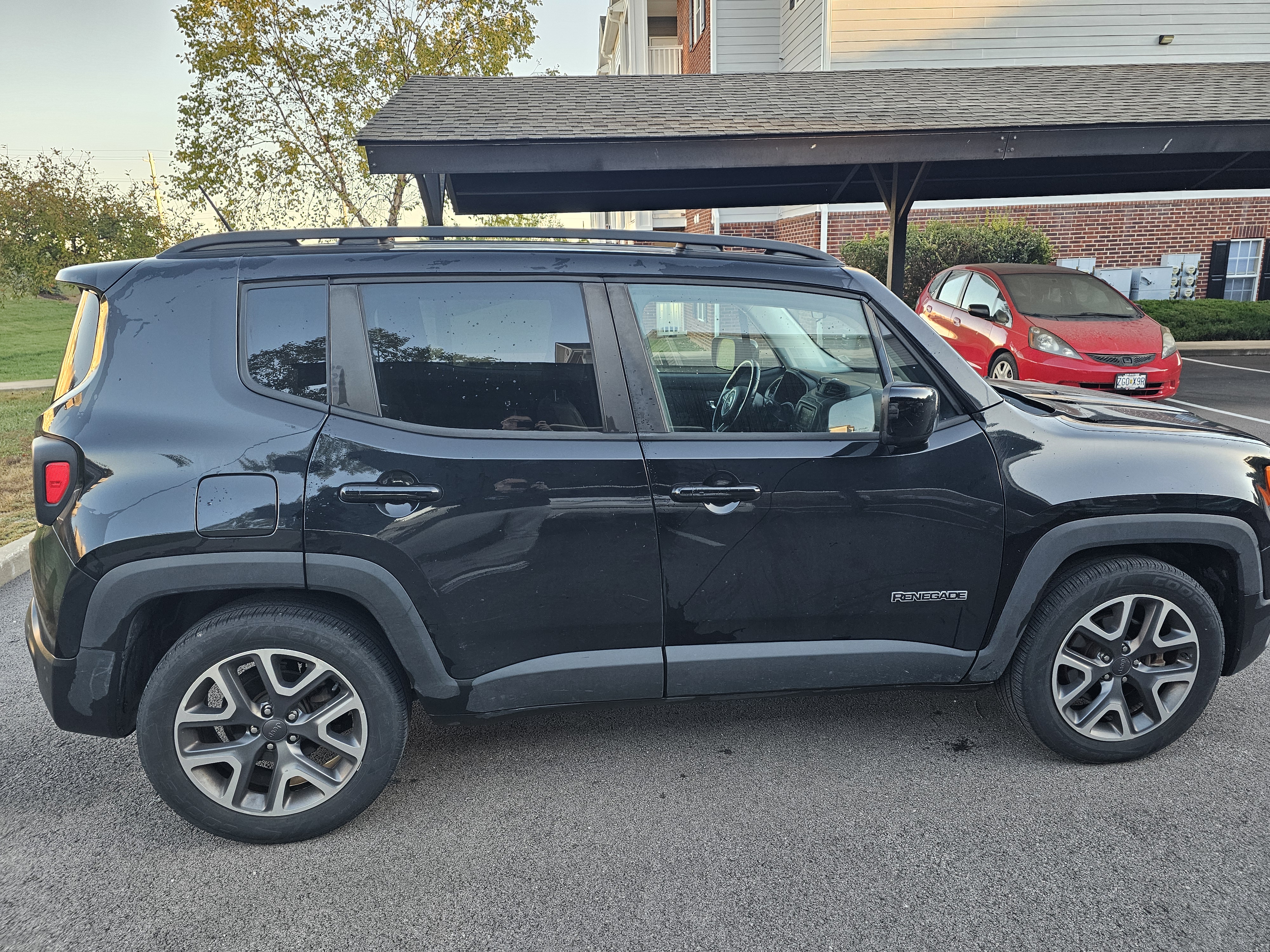 Used 2016 Jeep Renegade Latitude FWD image 5