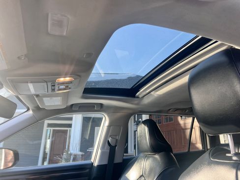 Used 2022 Toyota Highlander XLE image 11