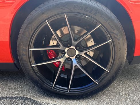 Used 2009 Dodge Challenger SRT8 w/ SRT Option Group II RWD image 8