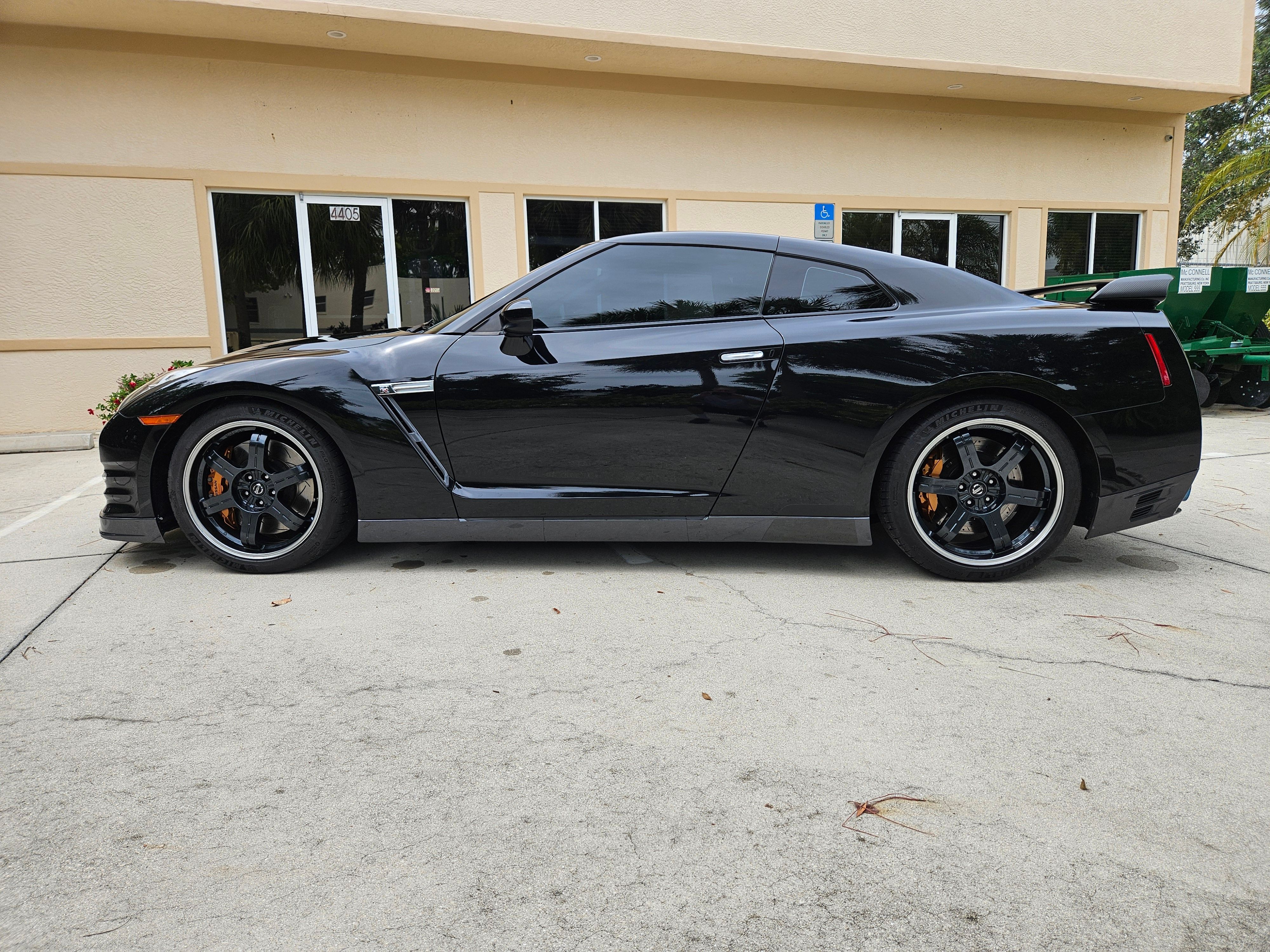 Used 2013 Nissan GT-R Black Edition AWD/4WD image 15