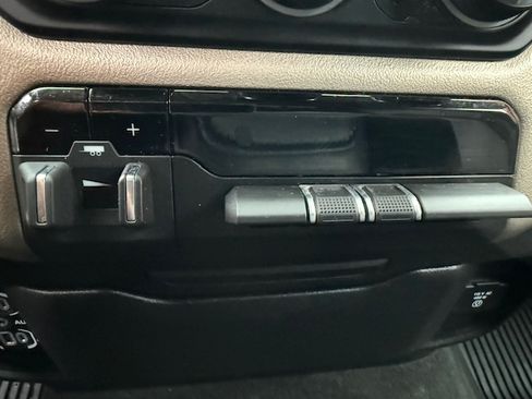 Used 2020 RAM 1500 Laramie image 22