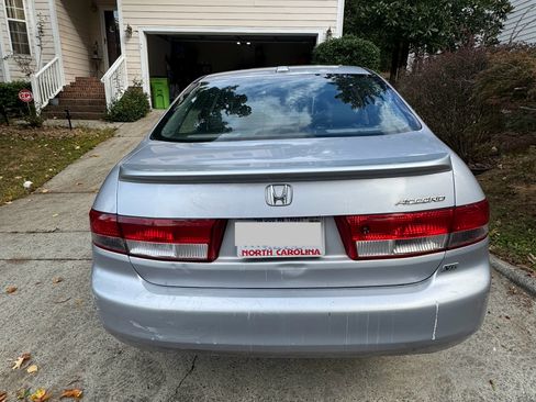 Used 2004 Honda Accord EX image 4