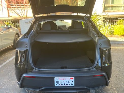 Used 2026 Tesla Model Y Long Range image 10