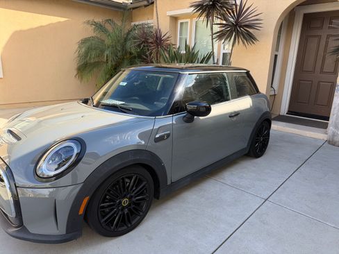 Used 2022 MINI Cooper SE image 6
