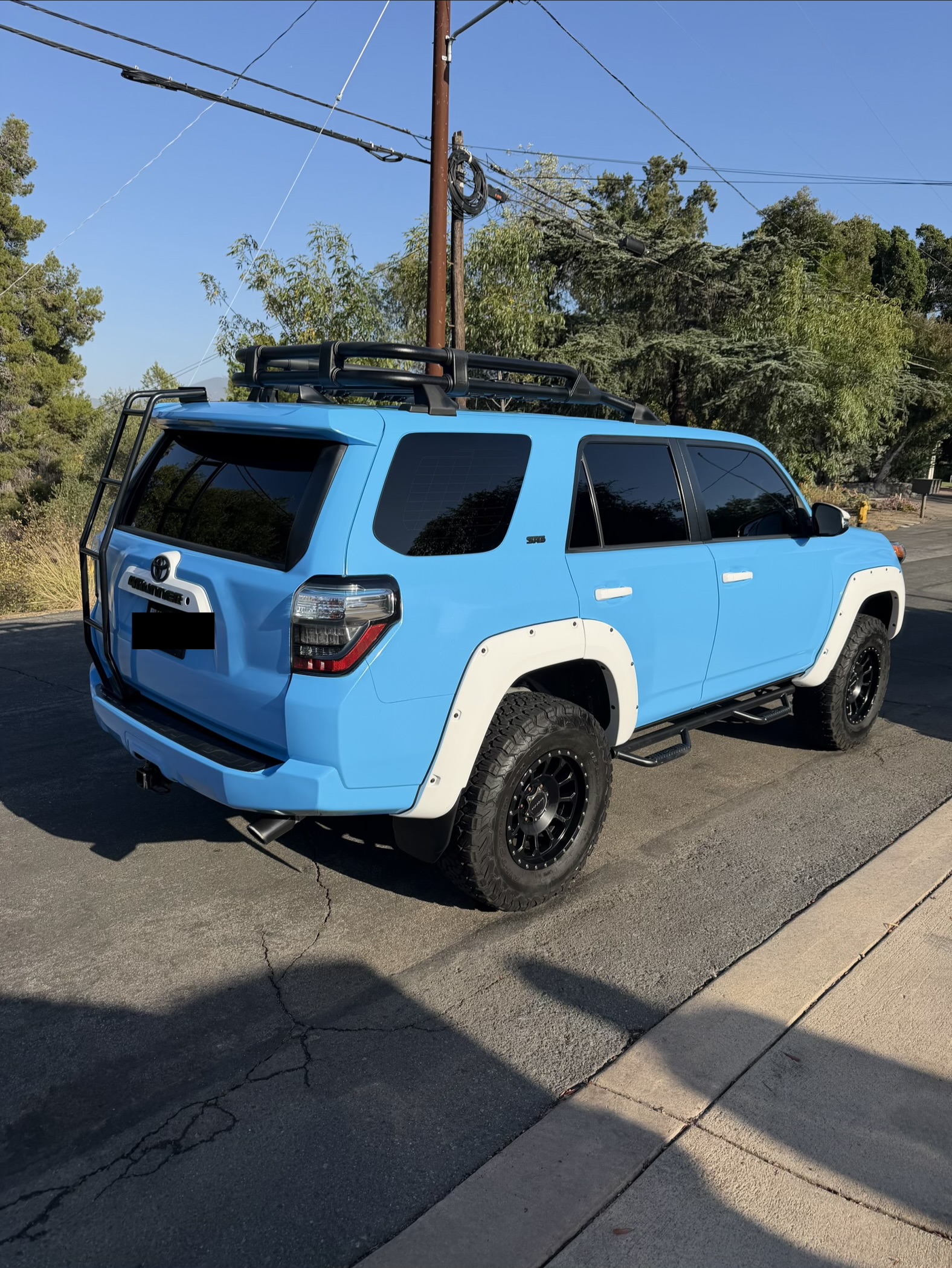 Used 2018 Toyota 4Runner SR5 Premium AWD/4WD image 6