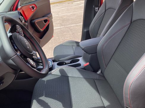 Used 2025 Kia Soul GT-Line w/ GT-Line Technology Package FWD image 14