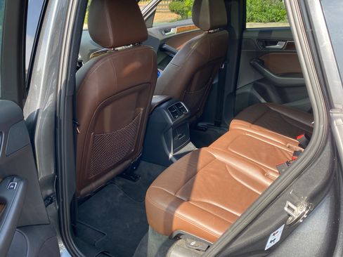 Used 2015 Audi Q5 2.0T Premium image 11