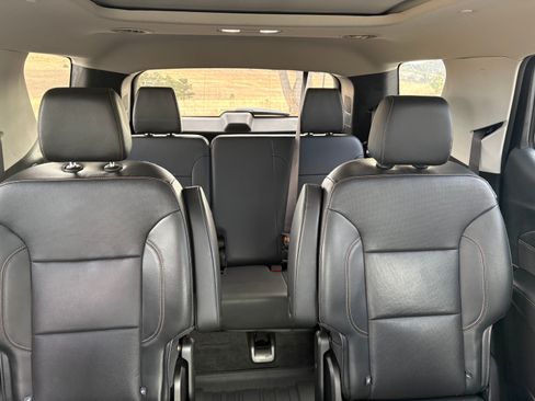 Used 2019 Chevrolet Traverse Premier image 13