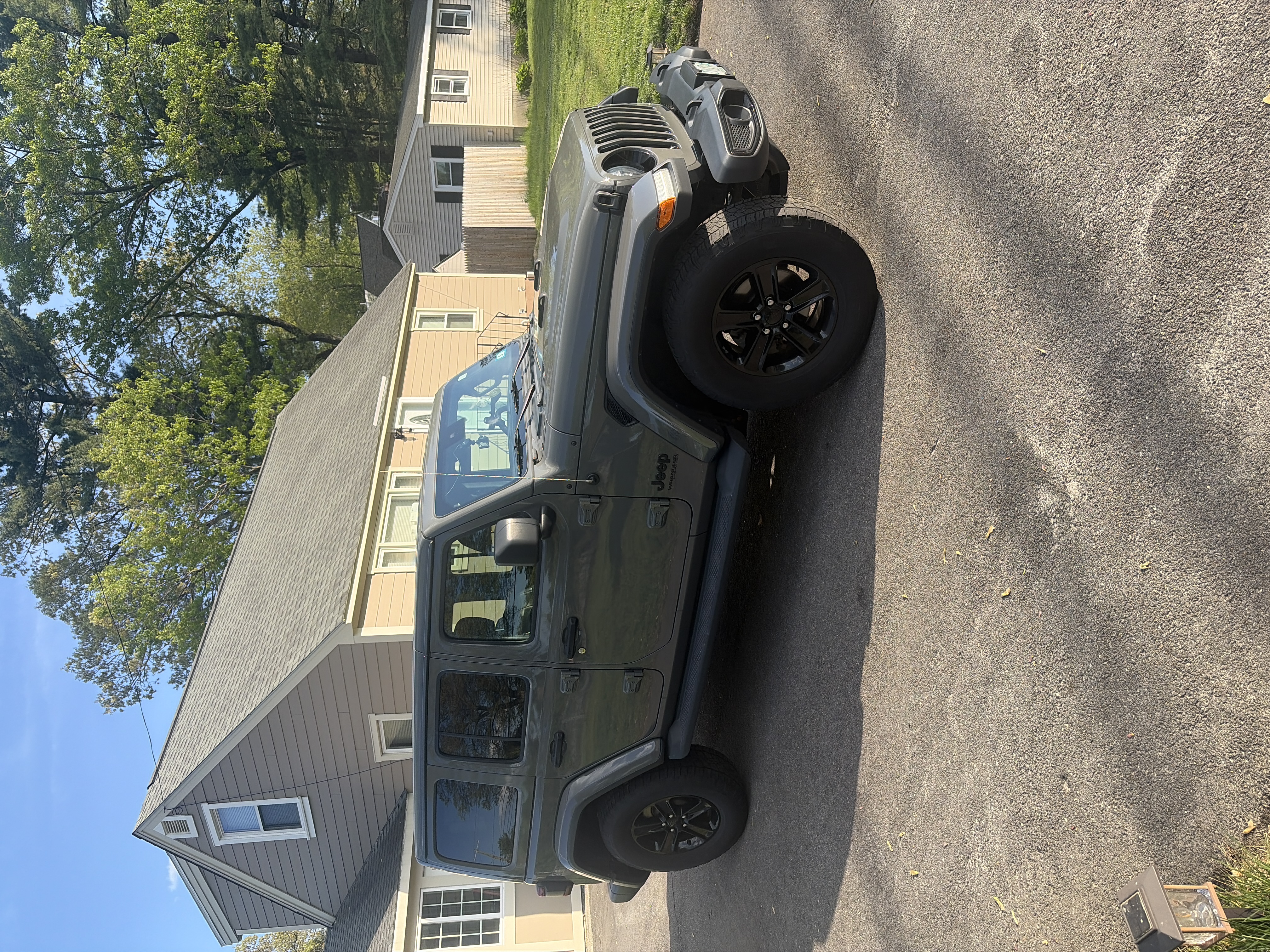 Used 2020 Jeep Wrangler Unlimited Sahara AWD/4WD image 5