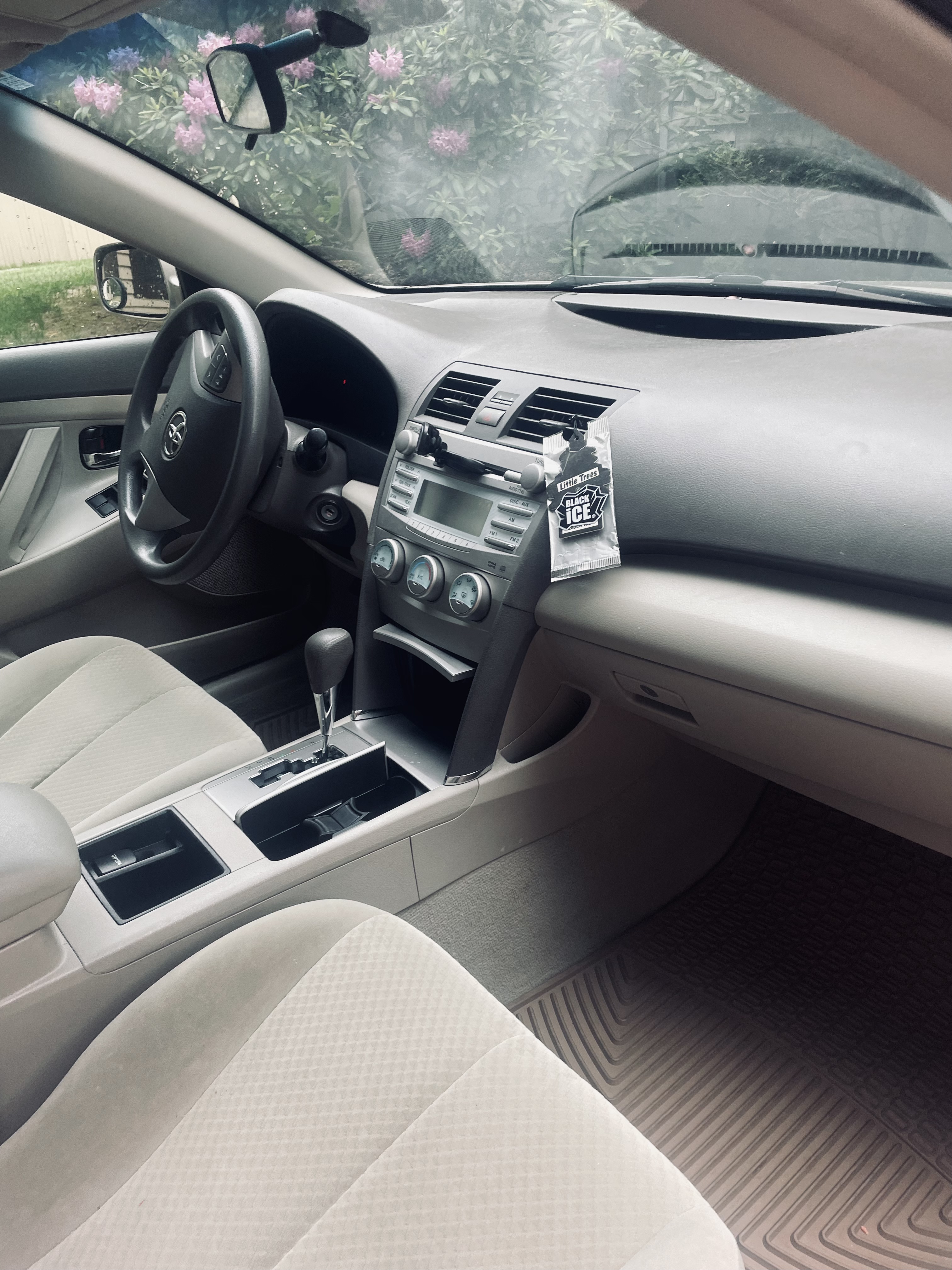 Used 2009 Toyota Camry LE FWD image 5