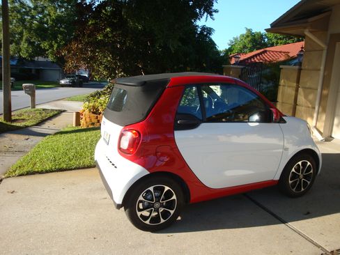 Used 2017 smart fortwo passion image 5