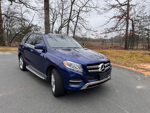 Used 2018 Mercedes-Benz GLE 350 4MATIC image 2