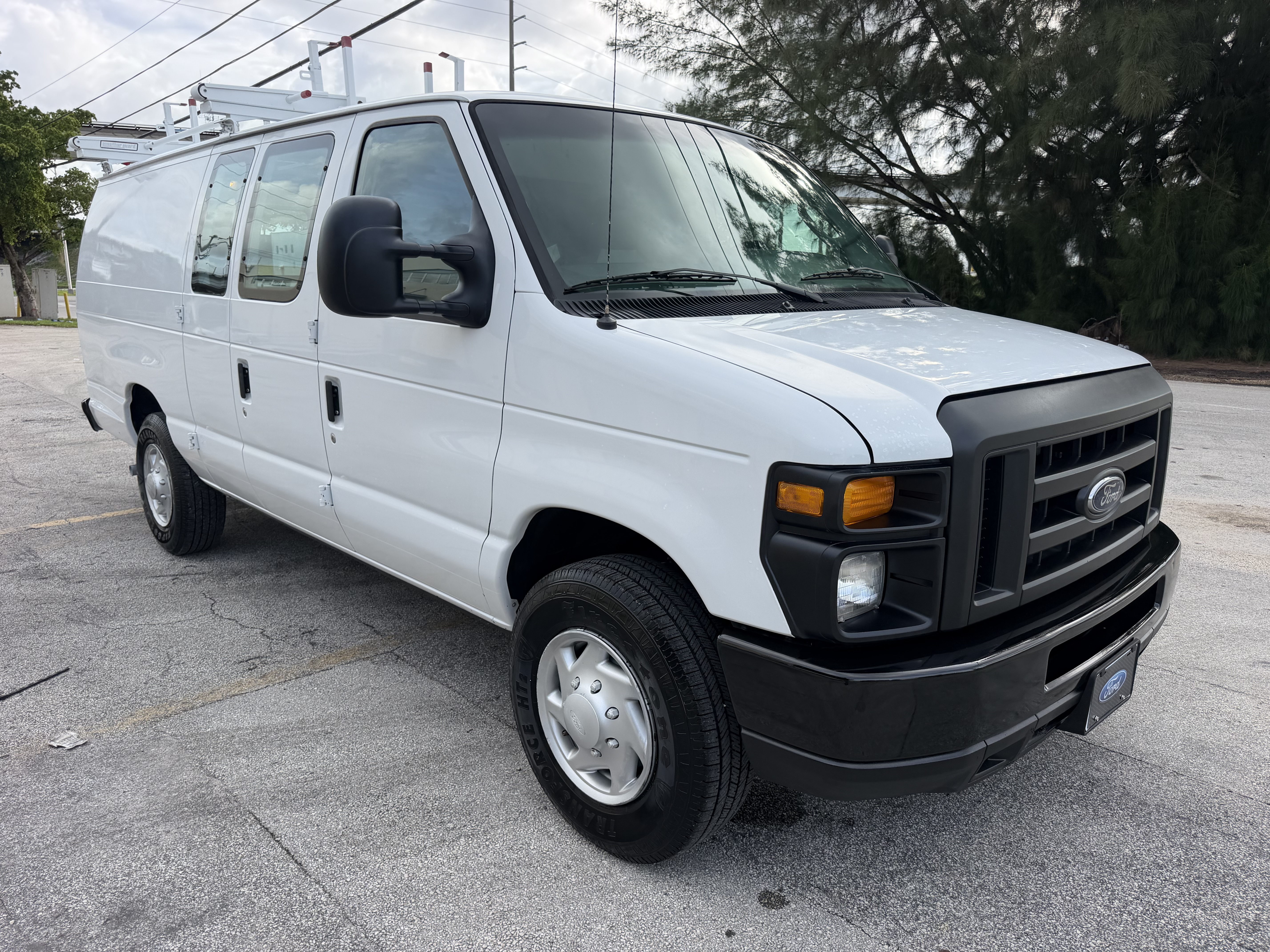 Used 2013 Ford E-250 and Econoline 250 Extended RWD image 4