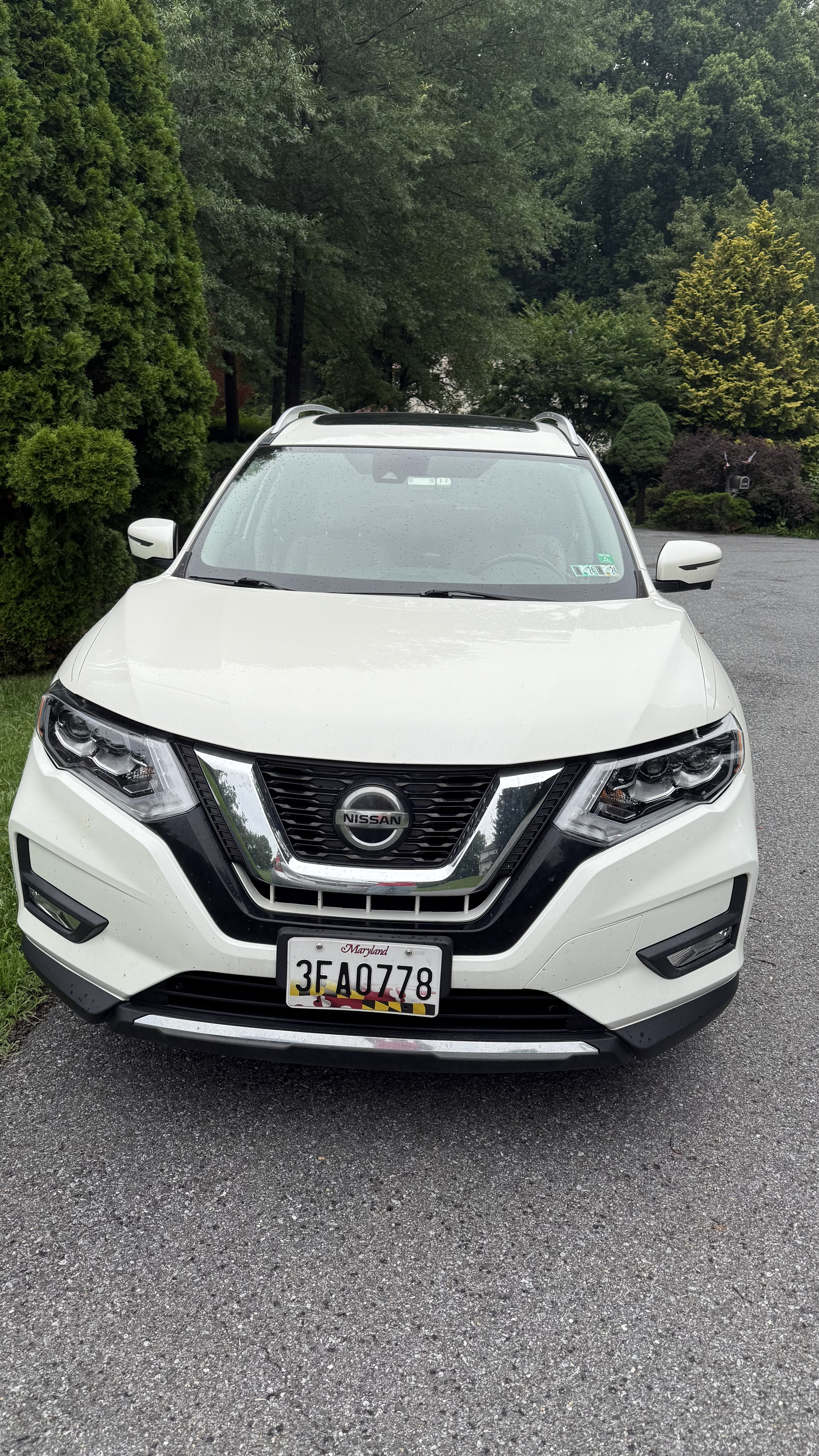 Used 2018 Nissan Rogue SL w/ Premium Package AWD/4WD image 2