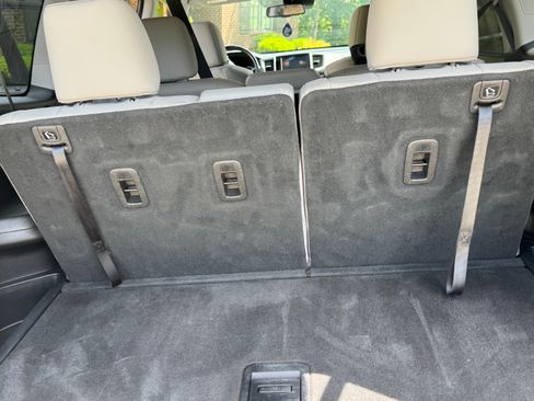 Used 2018 Honda Pilot Touring image 12