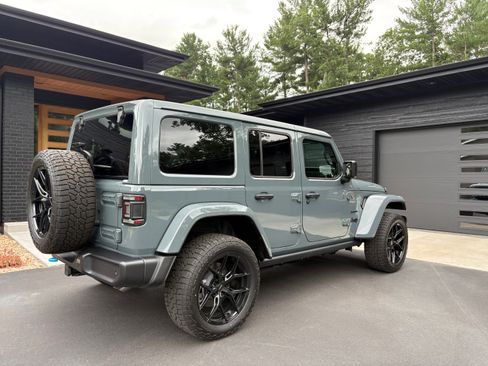 Used 2024 Jeep Wrangler Unlimited Sahara w/ Safety Group AWD/4WD image 2
