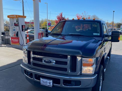 Used 2009 Ford F350 XLT image 4