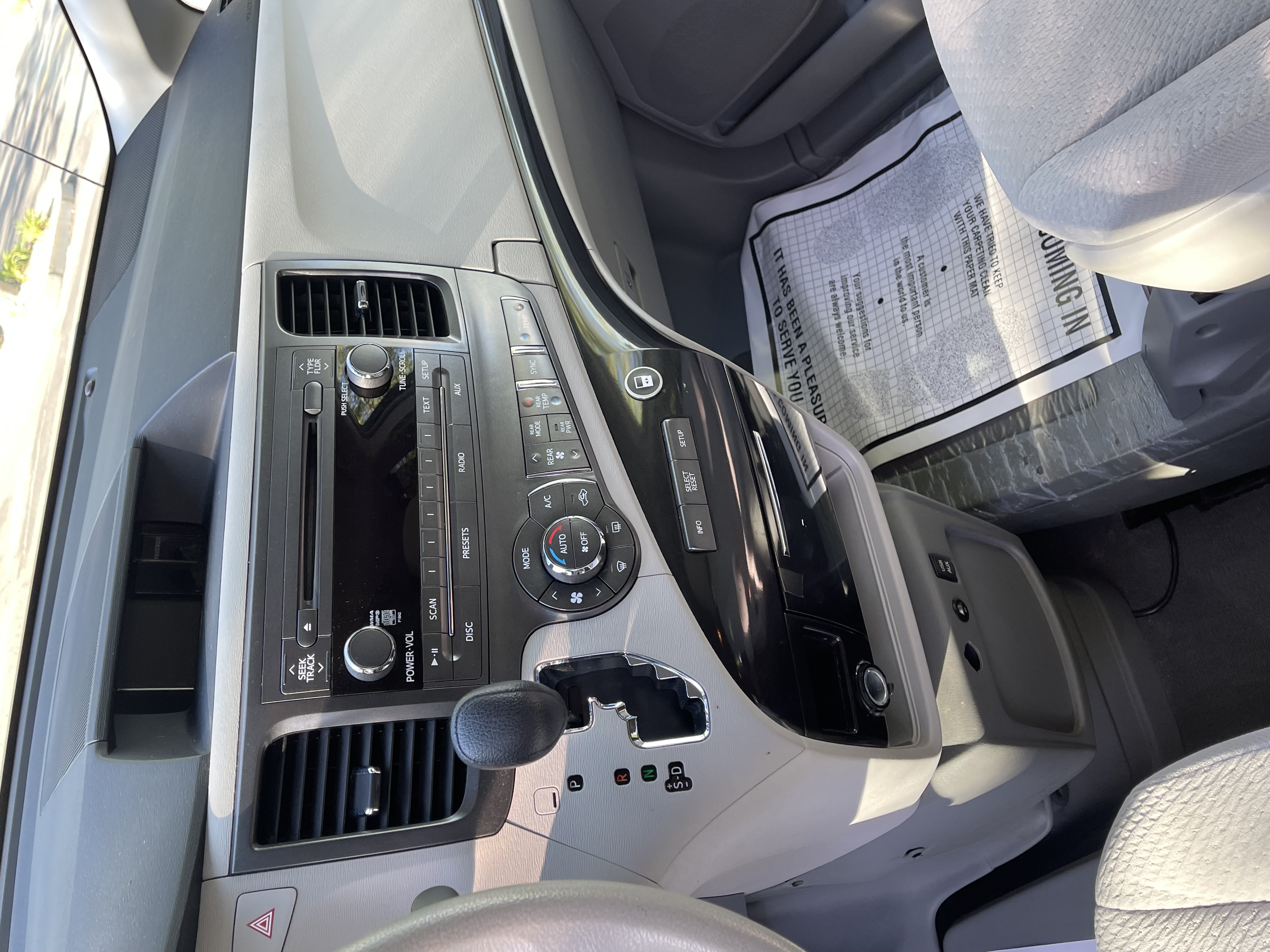 Used 2013 Toyota Sienna LE FWD image 13