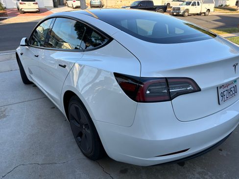 Used 2023 Tesla Model 3 Standard Range RWD image 9